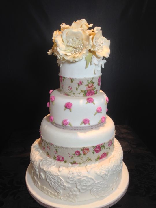 Burlap and Lace Wedding Cake Burlap and Lace Wedding Cake