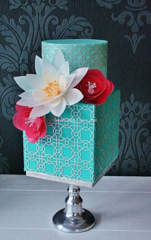 Cake with Wafer Paper Flower