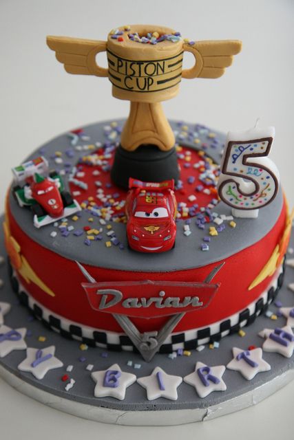 Cars Lightning McQueen Birthday Cake