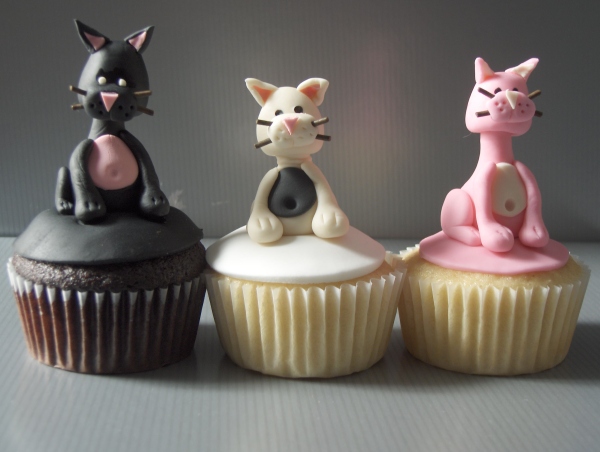 Cat Cupcake Cake