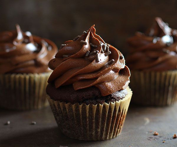 Cupcakes with Chocolate Frosting