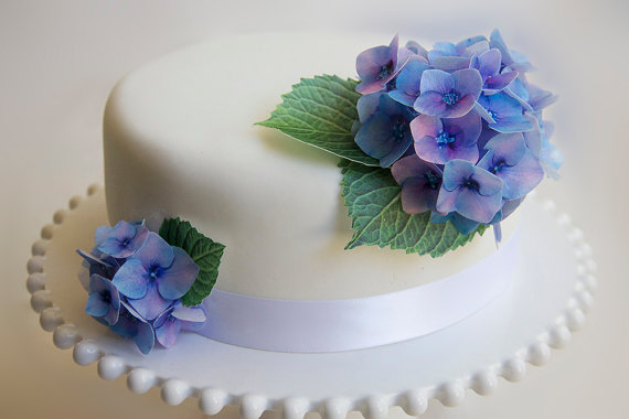 Edible Hydrangea Cake Flowers