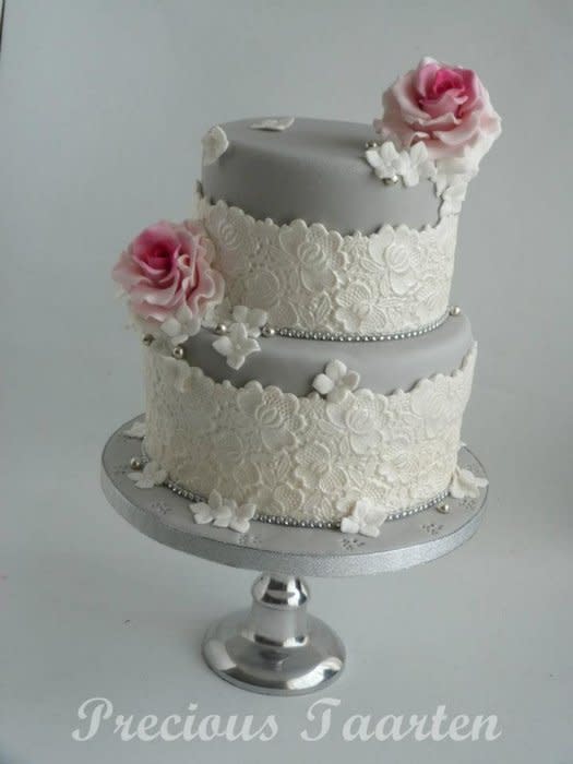 Grey & White Wedding Cake Grey & White Wedding Cake