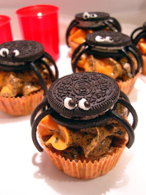 Halloween Cupcakes with Oreos as Spiders
