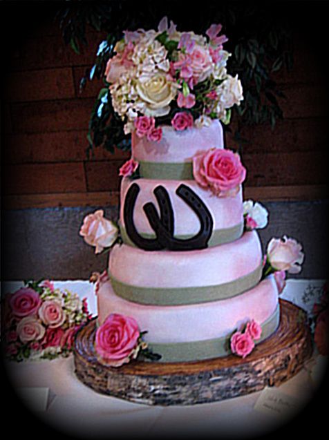 Horseshoe Wedding Cake