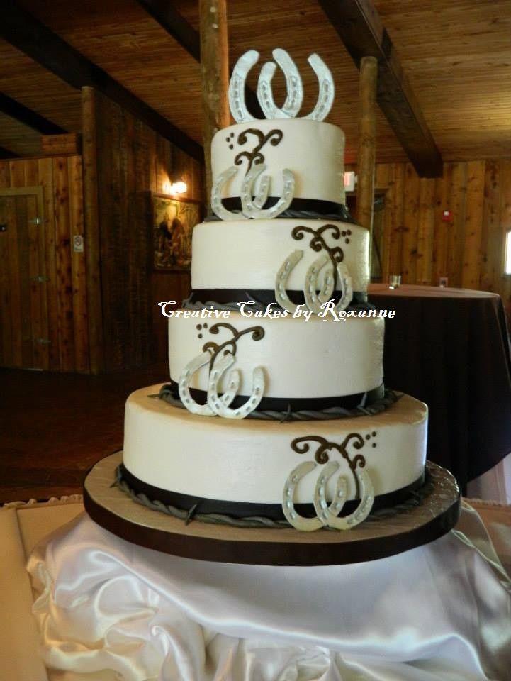 Horseshoe Wedding Cake