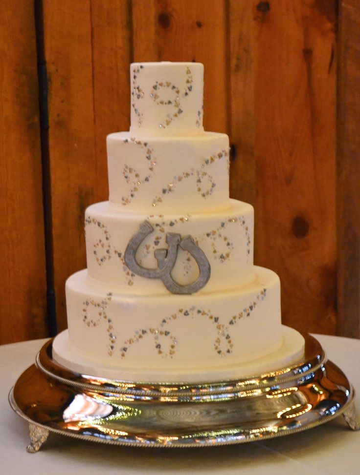 Horseshoe Wedding Cake