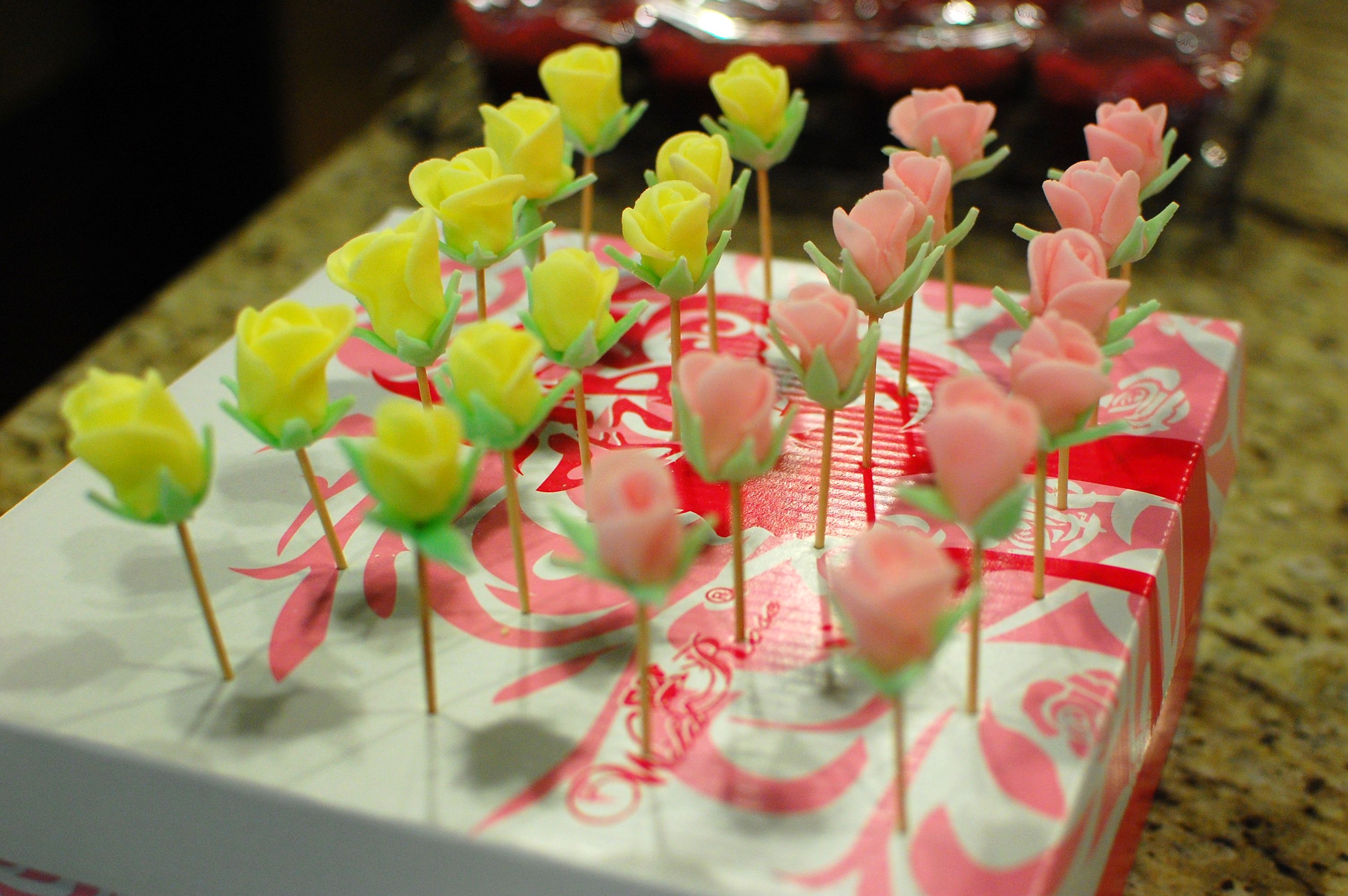 How to Make Icing Flowers for Cakes How to Make Icing Flowers for Cakes