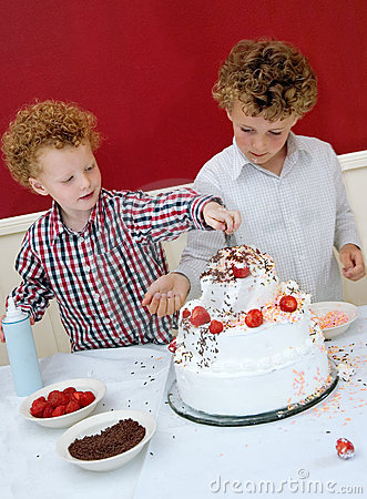 Kids Cake Decorating