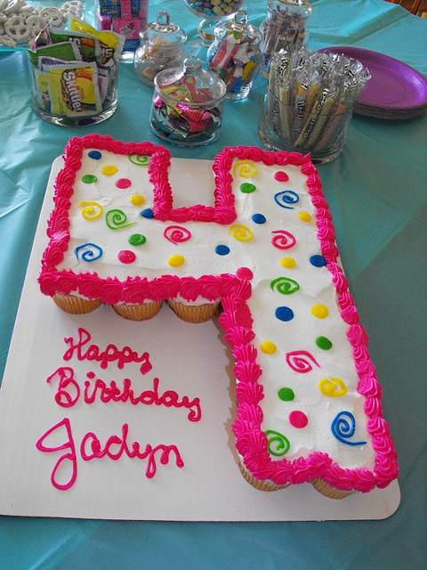 Number 4 Cupcake Cake