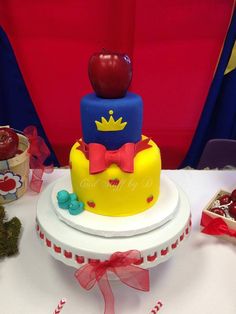 Snow White First Birthday Cake