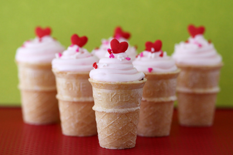 Valentine Cupcakes with Ice Cream Cones Valentine Cupcakes with Ice Cream Cones