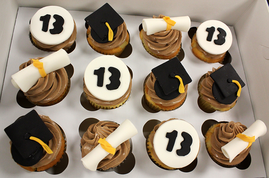 2015 Graduation Cupcake Cakes