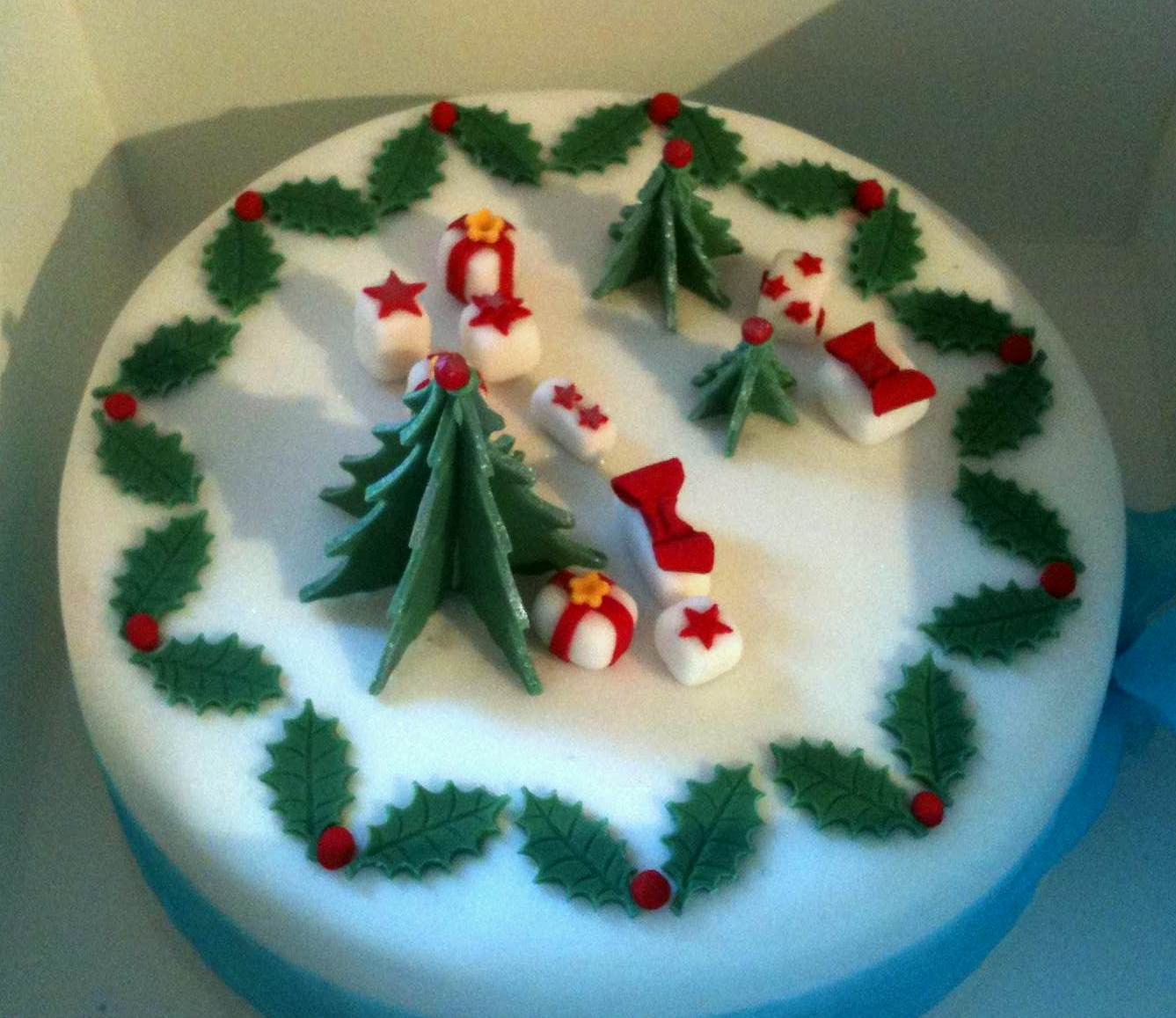 Christmas Cake Decorating Ideas