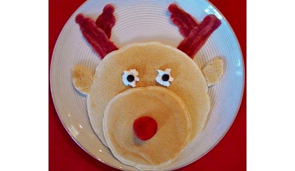 Christmas Reindeer Pancakes Christmas Reindeer Pancakes