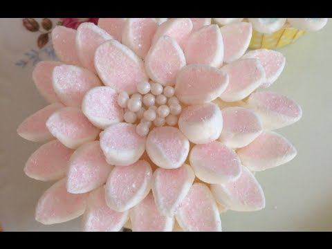 Cupcakes with Marshmallow Flowers