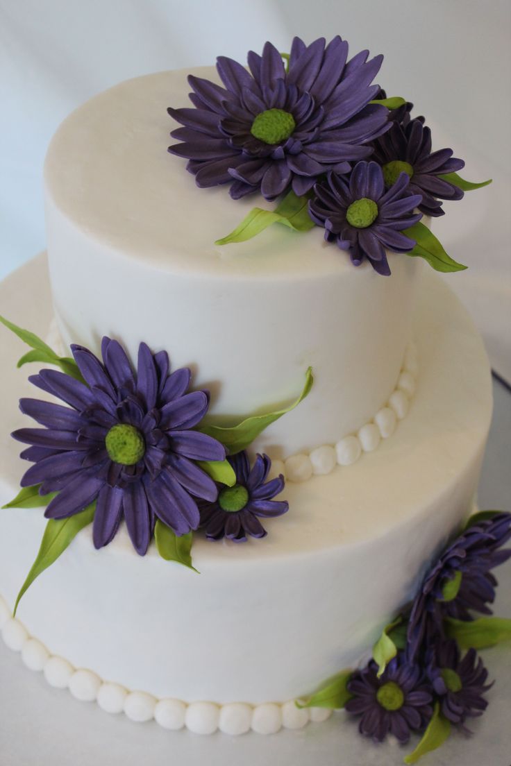 Daisy Wedding Cakes with Flowers