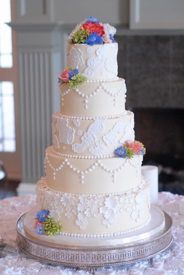 Fondant and Buttercream Wedding Cake