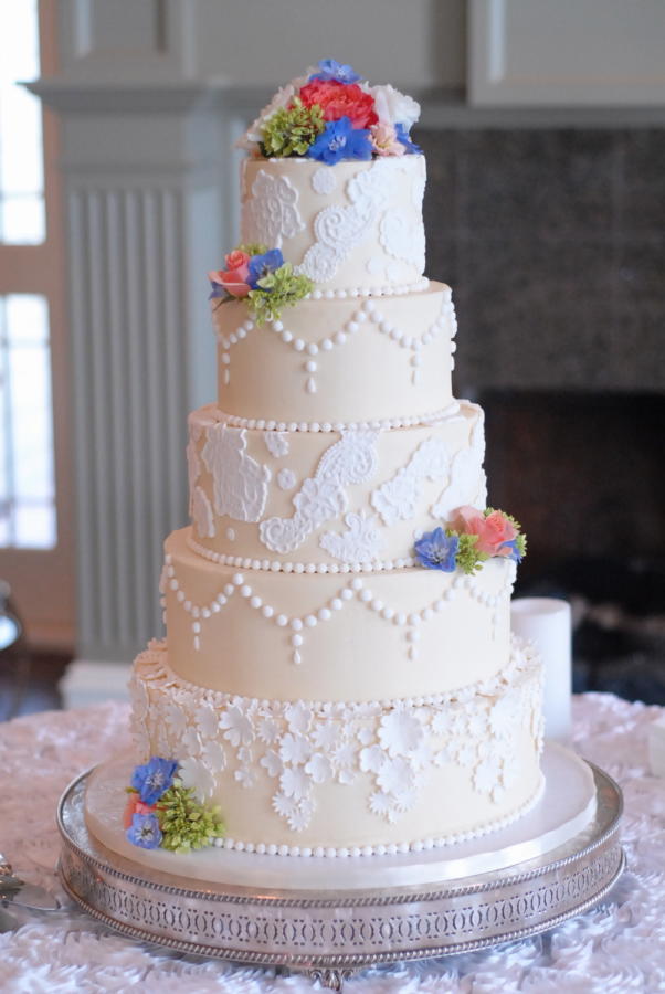 Fondant and Buttercream Wedding Cake Fondant and Buttercream Wedding Cake