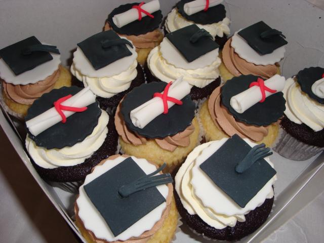 Graduation Cap Cupcakes