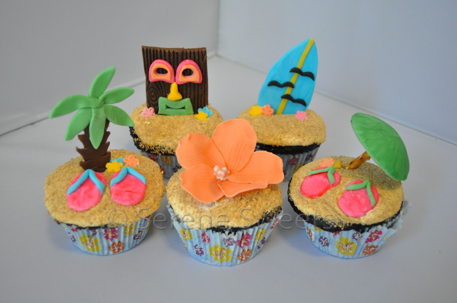 Hawaiian Luau Cupcakes