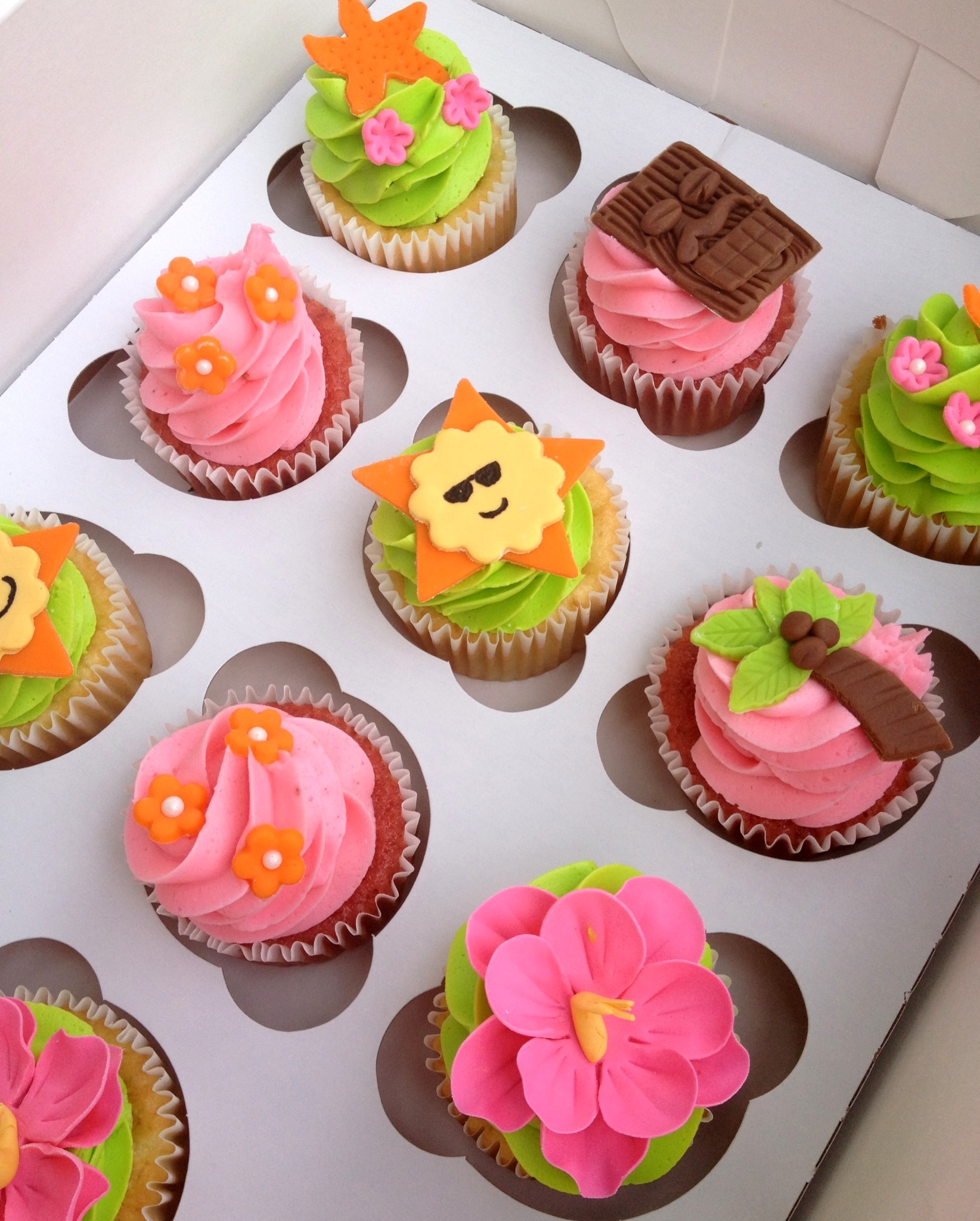 Hawaiian Luau Cupcakes