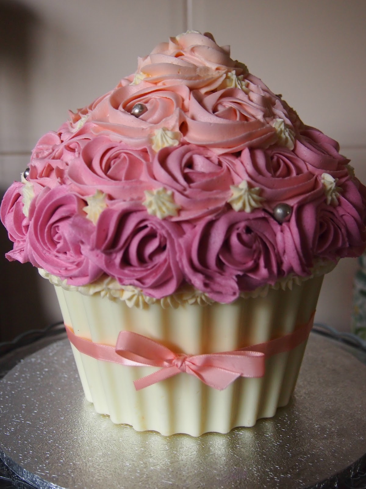 How to Make a Giant Cupcake Birthday Cake