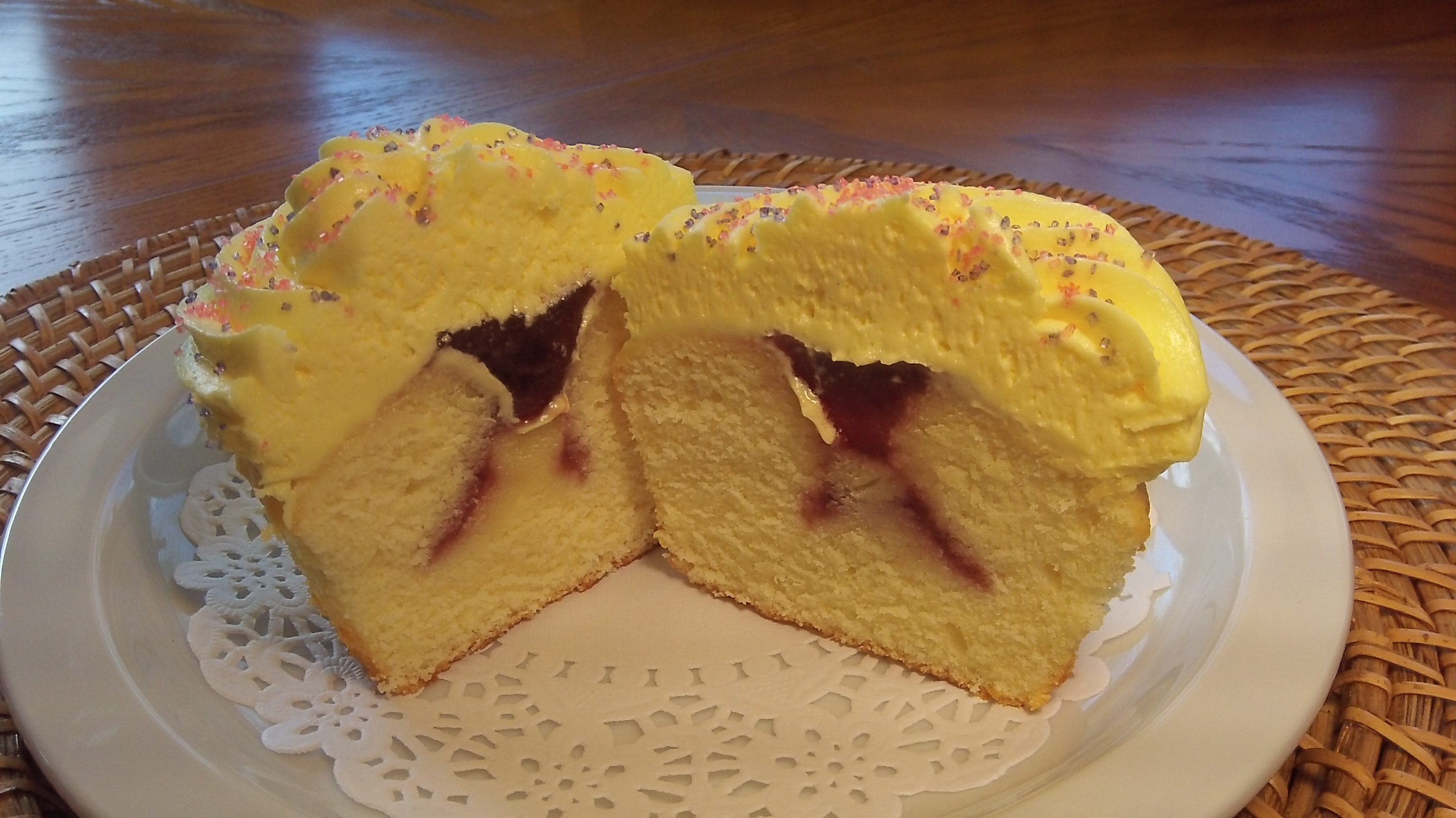 Lemon Cake with Raspberry Filling