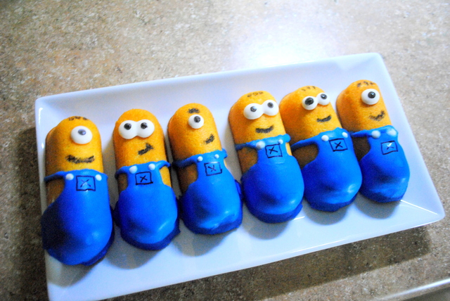 Minion Twinkie Cupcakes