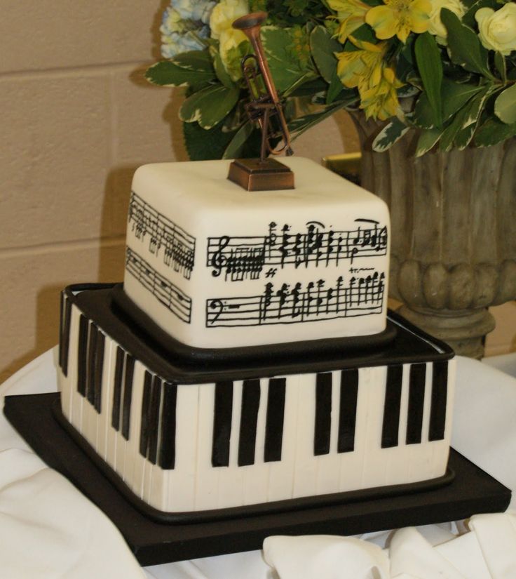 Music Note Cake