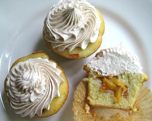 Peach Cobbler Cupcakes