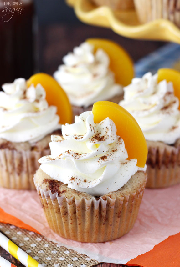 Peach Cobbler Cupcakes