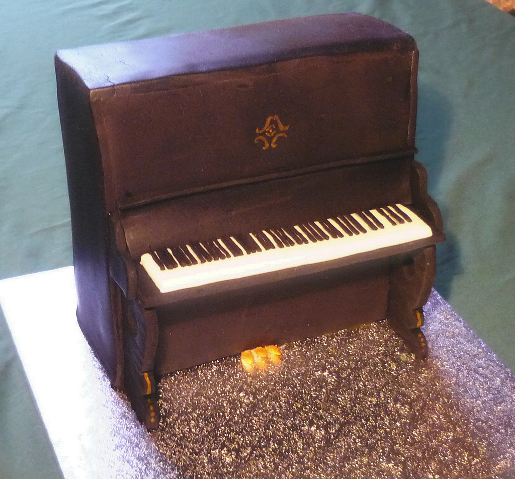 Piano Cake