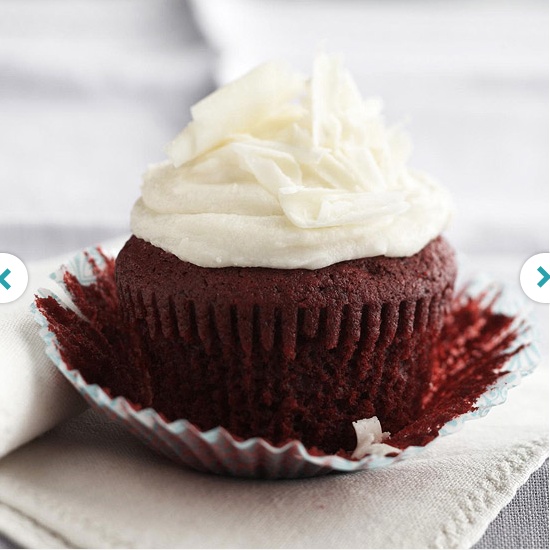 Red Velvet White Chocolate Cupcakes with Filling