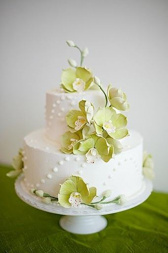 Small Wedding Cake with Flower