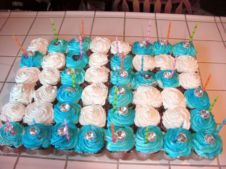 Sweet 16 Birthday Cupcake Cake