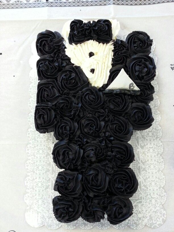 Tuxedo Cupcake Cake