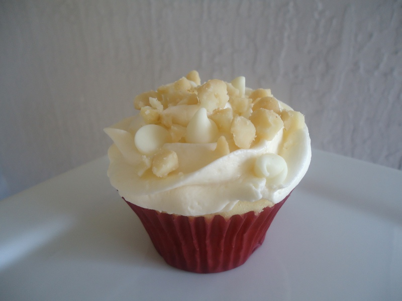 White Chocolate Macadamia Nut Cupcakes