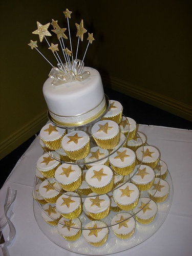 White with Gold Star Cupcake