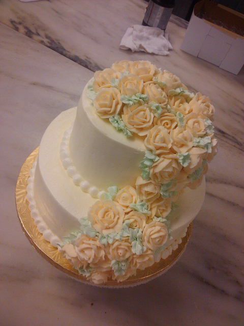 2 Tier Cake with Buttercream Roses