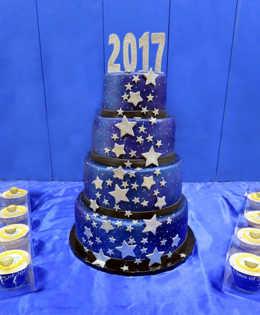2017 Graduation Cakes 2017 Graduation Cakes