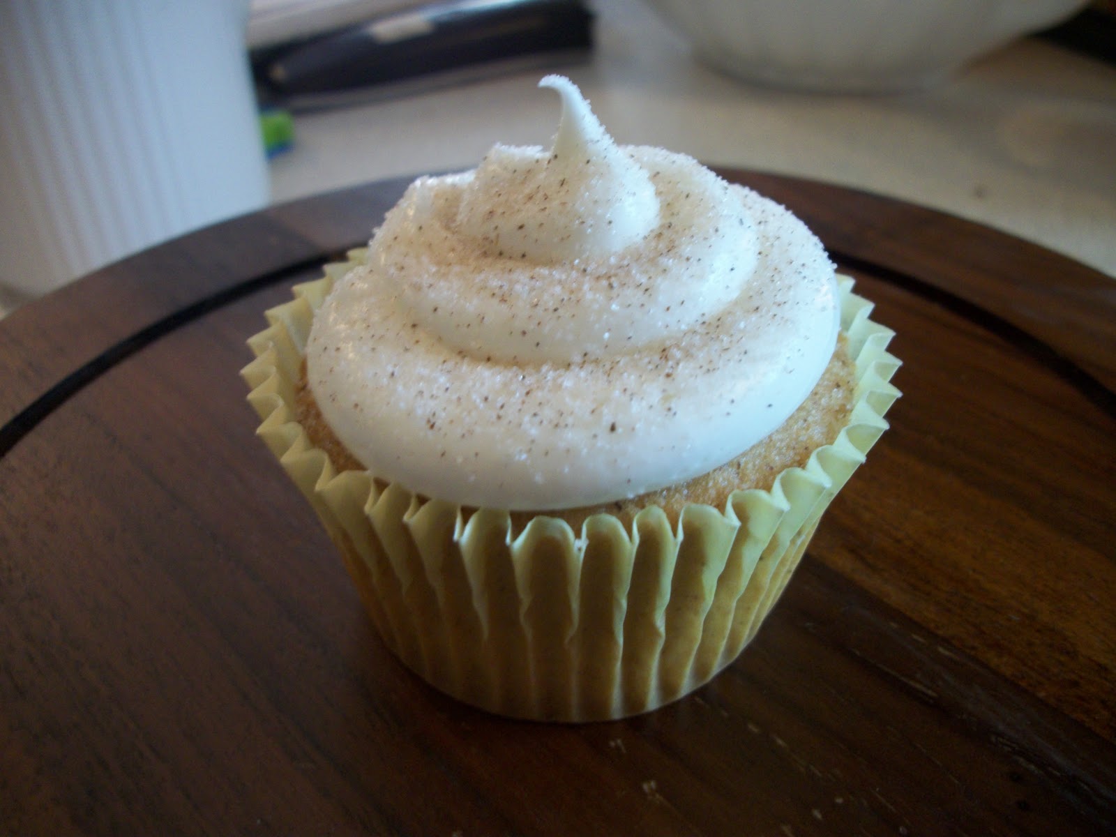 Brown Sugar Cinnamon Cupcakes with Frosting