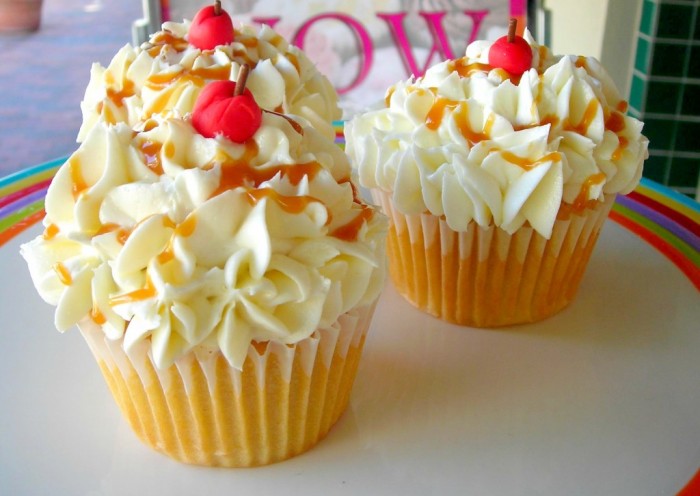 Caramel Apple Pie Cupcakes