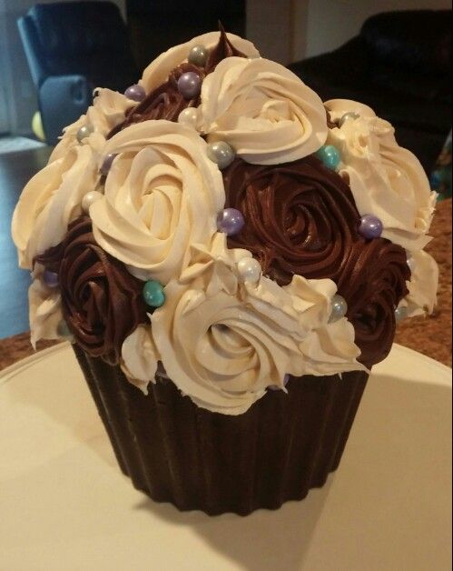 Chocolate Shell for Giant Cupcakes