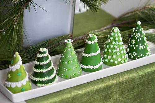 Christmas Tree Mini Cakes Christmas Tree Mini Cakes