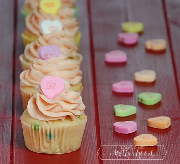 7 Photos of Valentine's Day Conversation Hearts Cupcakes