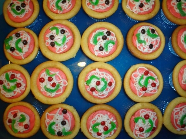 Cupcakes Pizza-Decorated