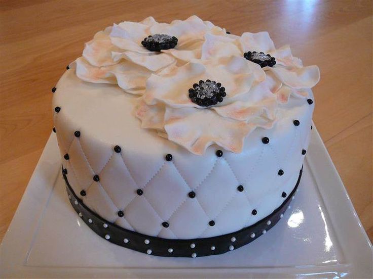 Elegant Birthday Cakes Women