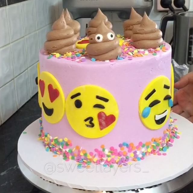 Emoji Birthday Cake Cupcakes