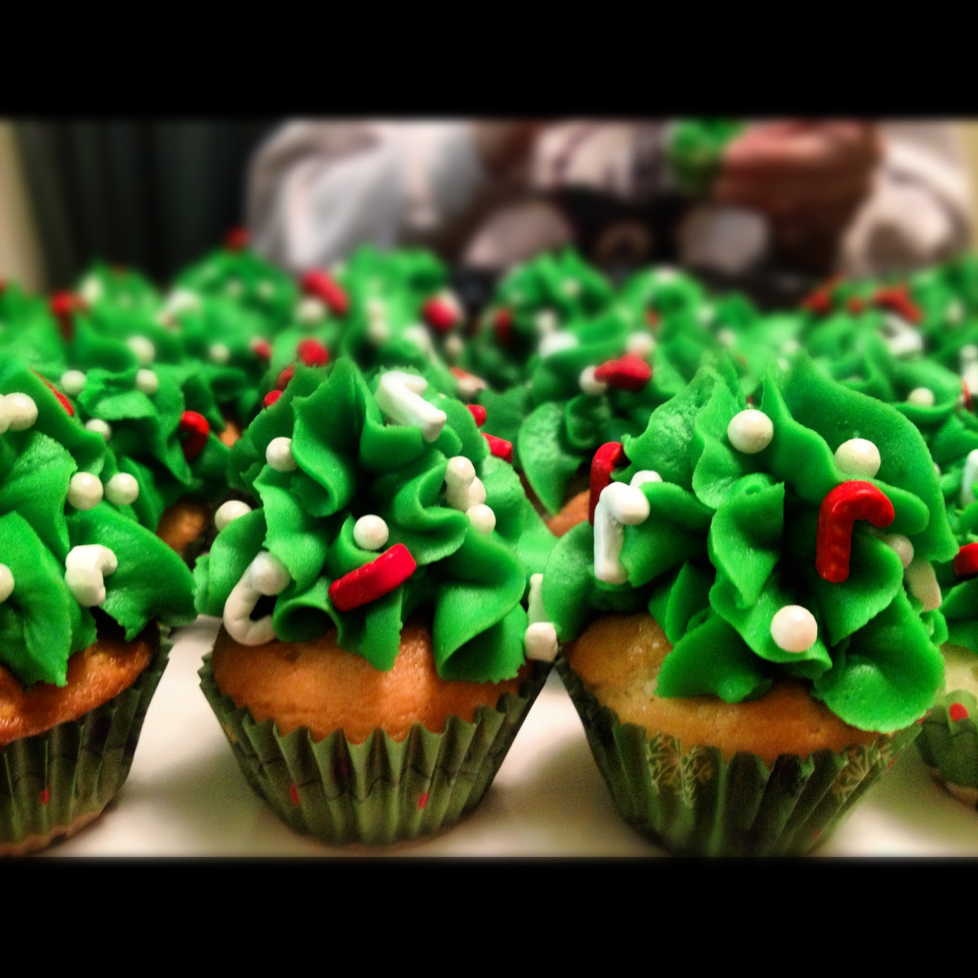 Mini Christmas Cupcakes